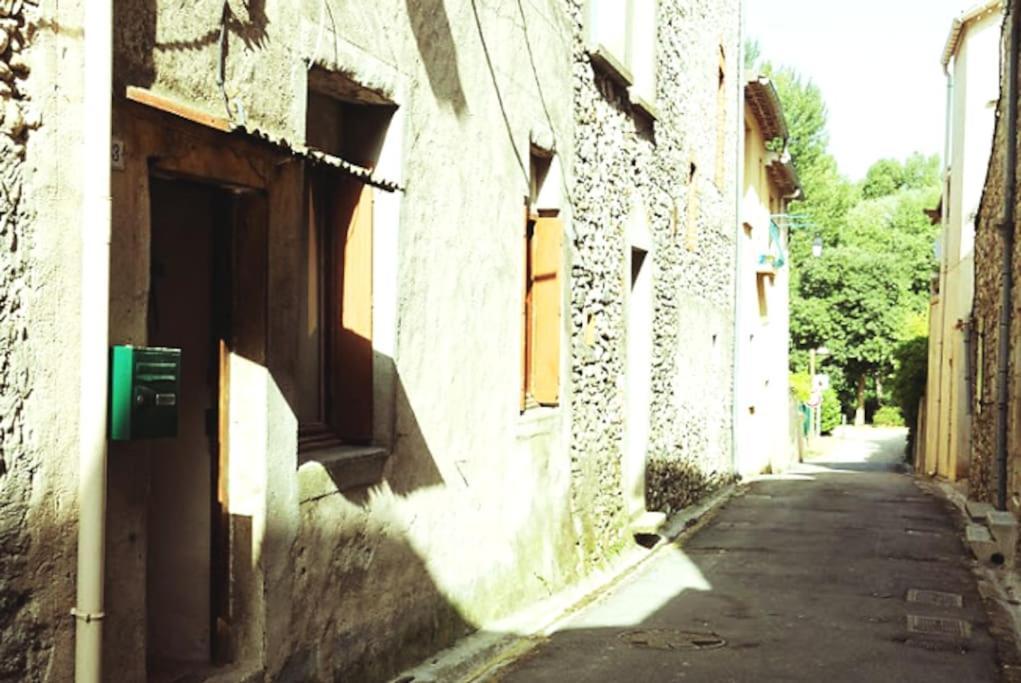 Maison De Village Au Bord De L'eau Vakantiehuis
